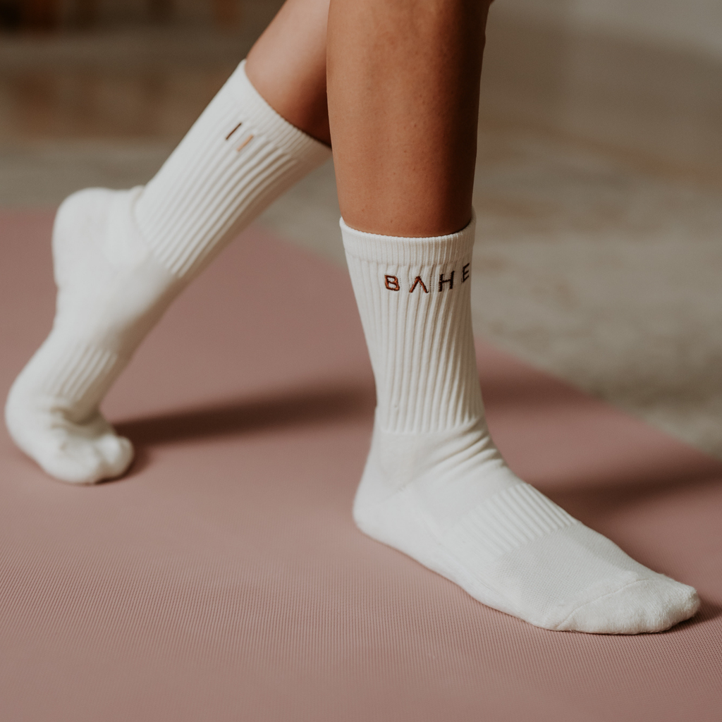 BAHE STUDIO GRIPPY CREW SOCKS COCONUT